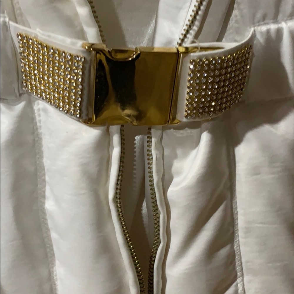 💕Beautiful satin white Bebe winter puffer 💕 - Picture 3 of 5
